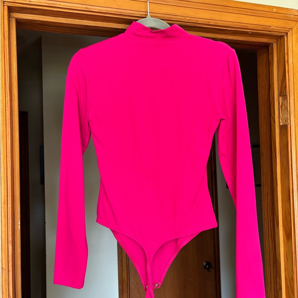 Babaton Aritzia Fuchsia Long Sleeve Top